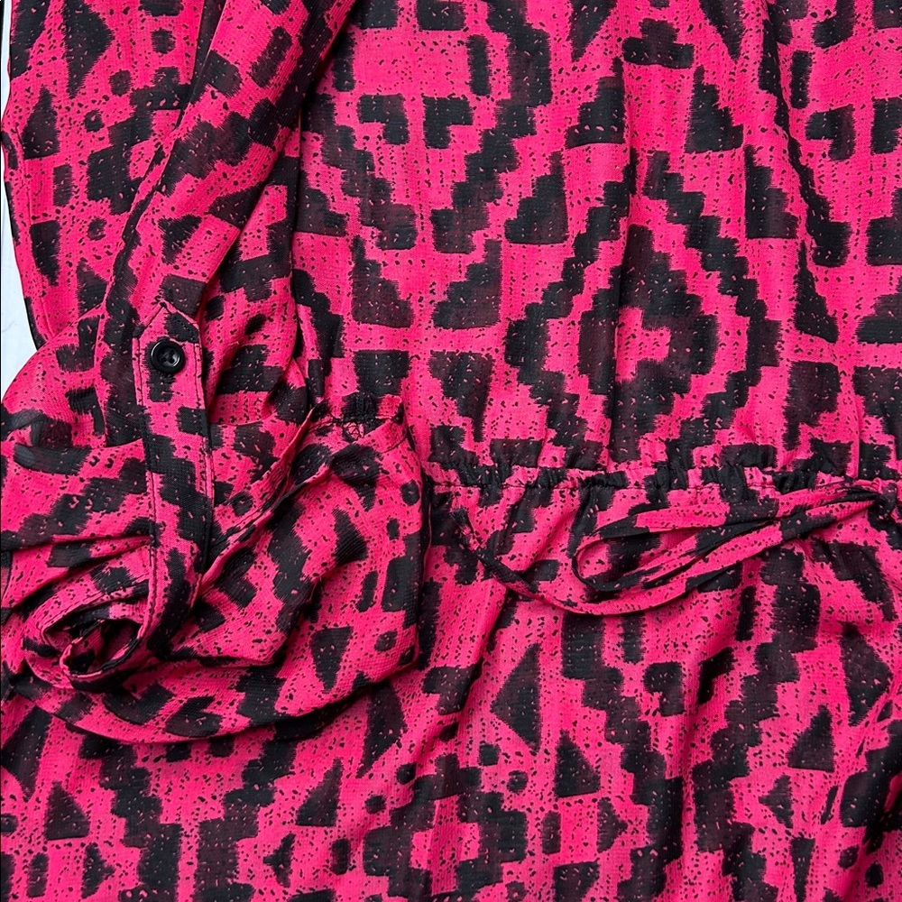 No Boundaries Geometric Pink and Black Blouse - Picture 6 of 9
